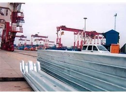 青島港QQCT拖纜槽現(xiàn)場(chǎng)安裝