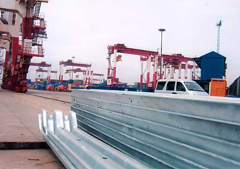 青島港QQCT拖纜槽現(xiàn)場安裝